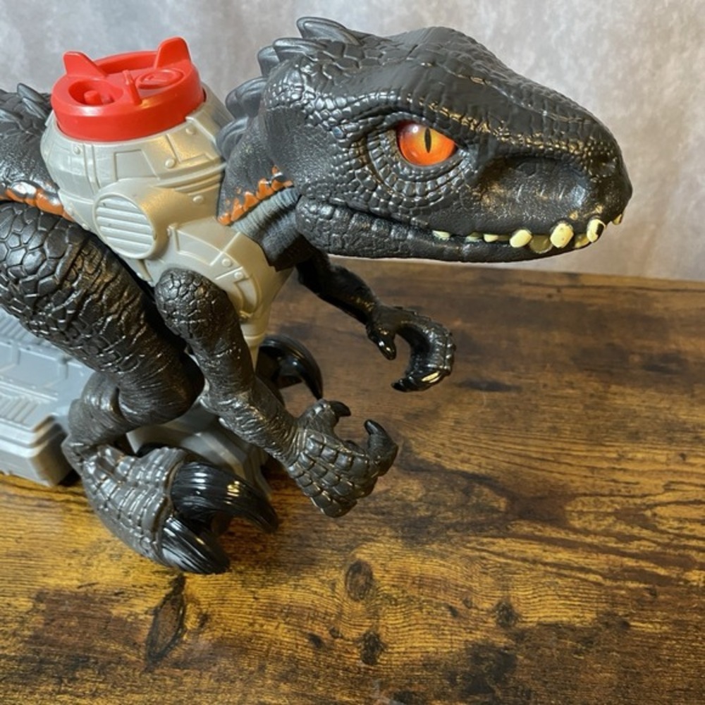 Jurassic World Walking Indoraptor Fisher-Price Imaginext Dinosaur - Picture 3 of 5